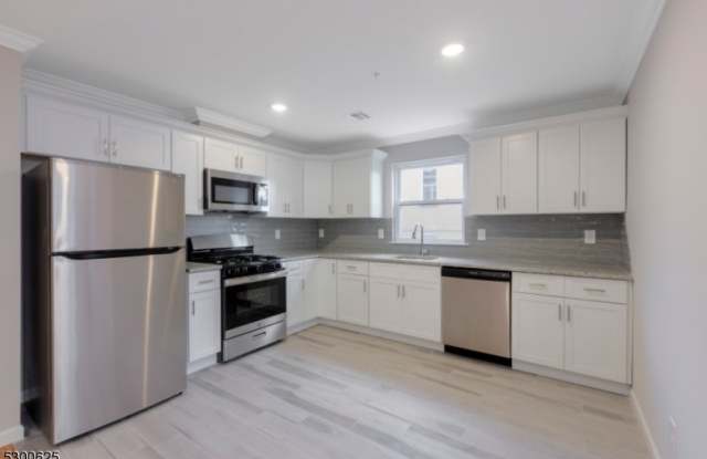 Photo of 486 S 17Th St, Apt 2