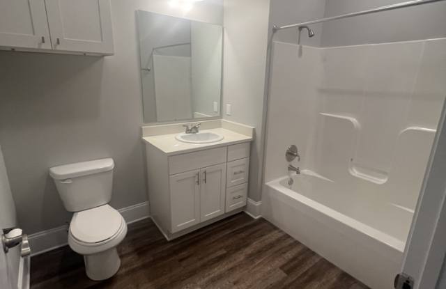 3900 Lakeshore Boulevard East