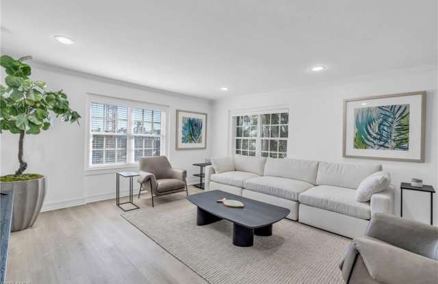 271 Broad Ave S unit: 203