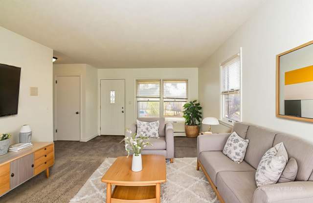 Photo of 314 Knox Avenue North