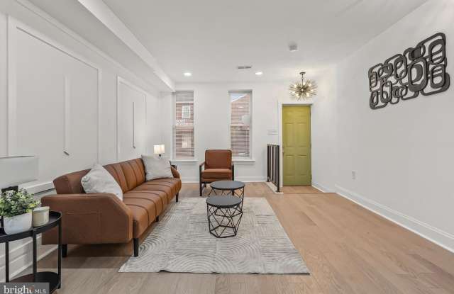 Photo of 2428 E BIDDLE Street