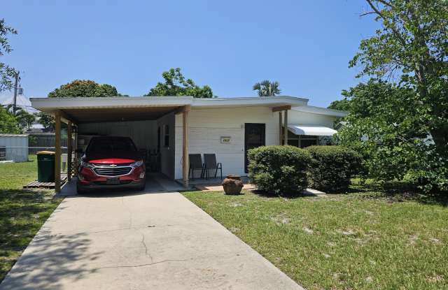 1312 Ridgewood Drive