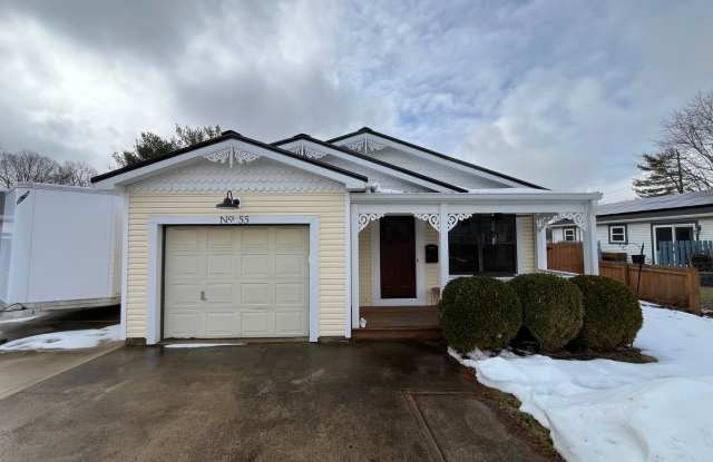 Fantastic 3 bedroom 2 bathroom single family home Johnstown