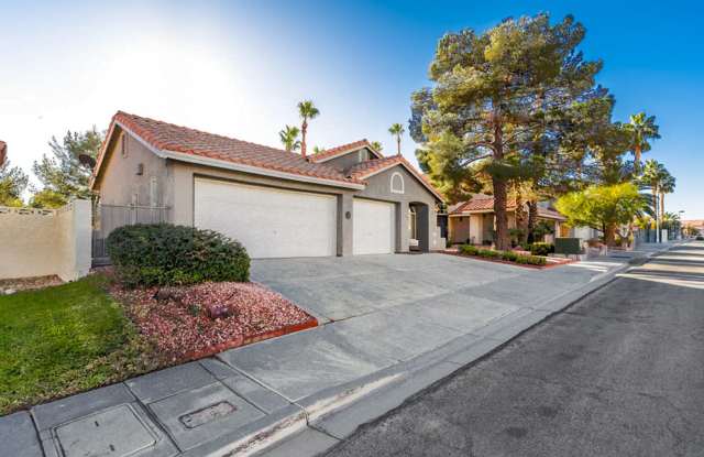 Single Story, 3 Bedroom, Peccole Ranch Beauty