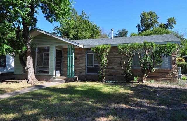 All appliances included! Great Location!