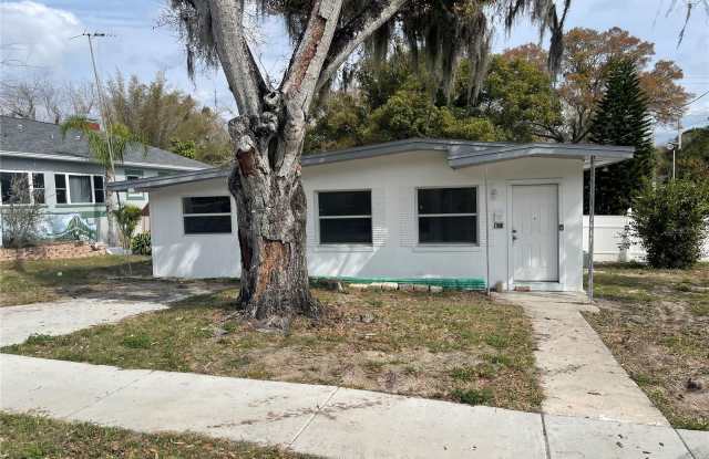 521 S LEVIS AVENUE - 521 South Levis Avenue, Tarpon Springs, FL 34689