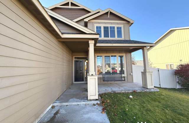 NEW Listing!! Beautiful home in Airway Heights 4 bed 2.5 bath