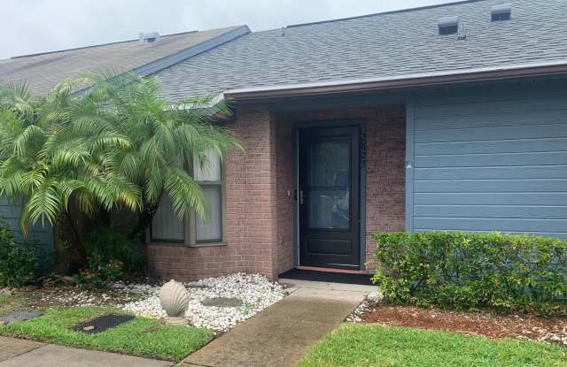 Cozy 1 Bed/ 1 Bath in King Oak Villas