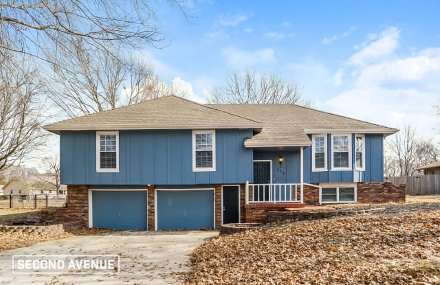 111 N Park Dr - 111 North Park Drive, Raymore, MO 64083