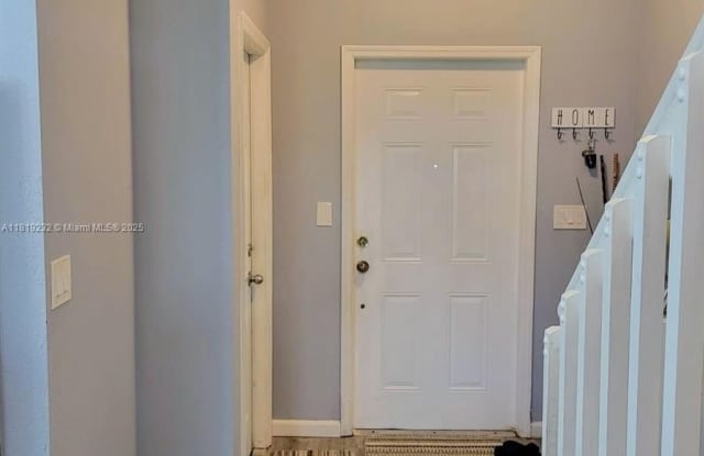 8306 Santa Monica Ave