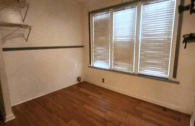 4910 CHESTNUT STREET