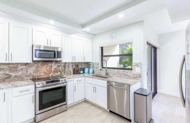 11267 Pond View B102 Drive B102