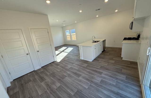 6102 East Giavanna Avenue