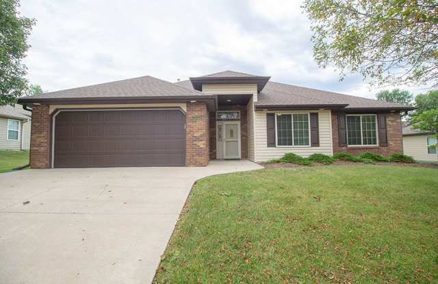 Photo of Elegant 3-Bedroom, 2-Bath Home with Spacious Backyard in Southwest Columbia