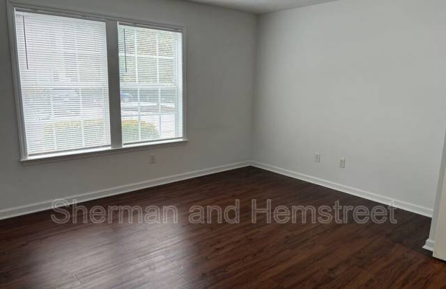 3600 London Court, Apt 101