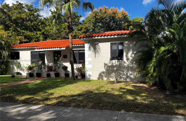 Photo of 3351 Sw 18th St