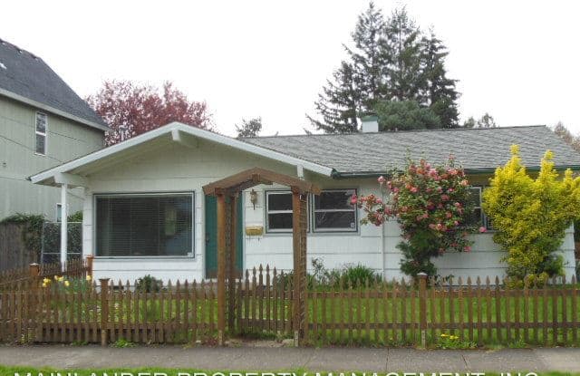 4411 SE 79TH AVE - 4411 Southeast 79th Avenue, Portland, OR 97206