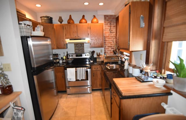 1722 Beacon St - 1722 Beacon Street, Brookline, MA 02445