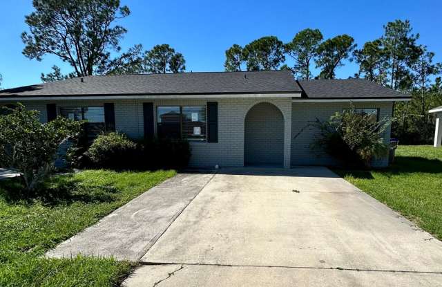 Charming 2-Bed, 2-Bath Home with Screened Lanai in Kissimmee!