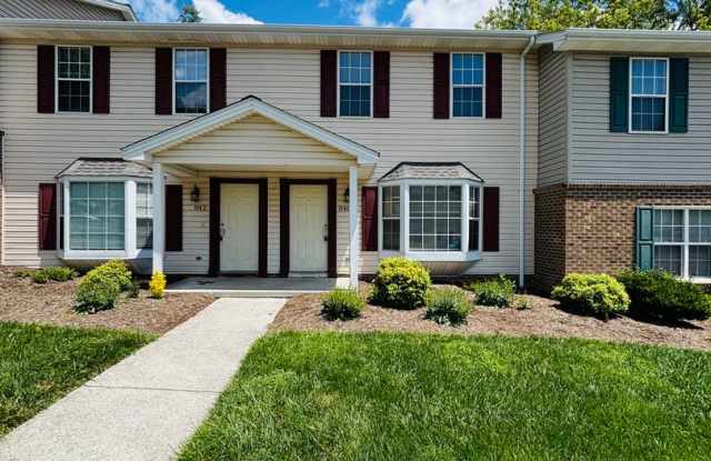 4 Bedroom, 3 Bath Townhouse