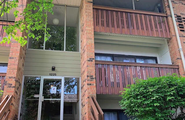 1225 S Maple Road