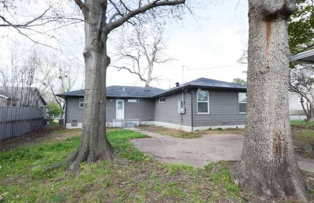 1400 W Shepherd Street