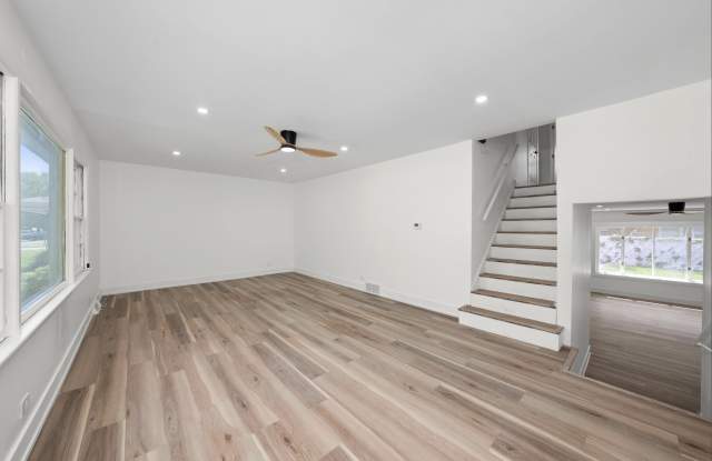 16030 University Ave