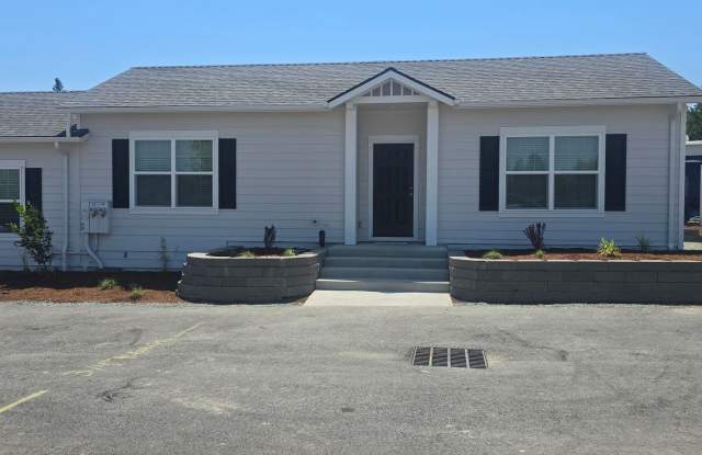 1 bed 1 bath for rent in Grants Pass