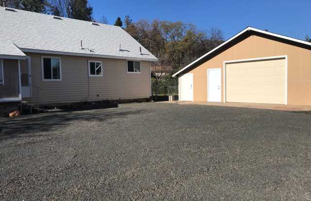 Updated 3 Bedroom 2 Bathroom Home in Paradise!