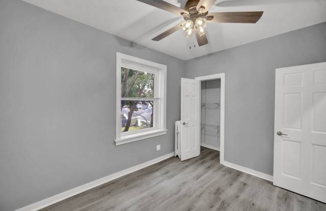 3234 West Waveland Avenue