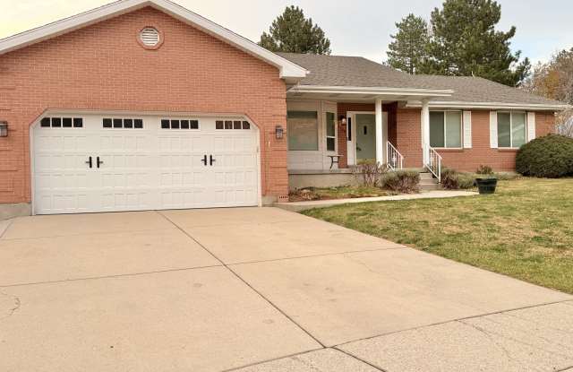 1729 Colchester Court