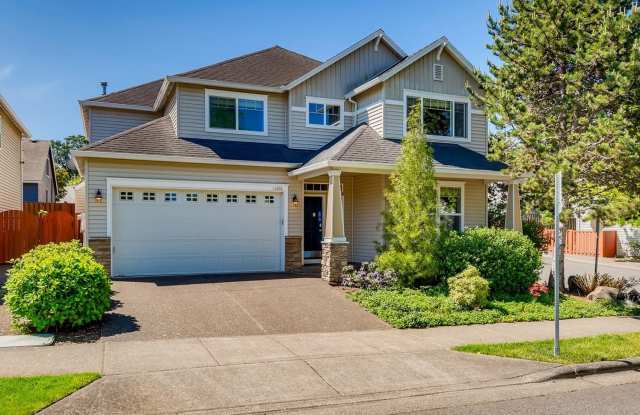 *** Arbor Ridge in Bethany! Corner Lot, Fenced Backyard, Beautiful Floor Plan, Amenities Including Central Air