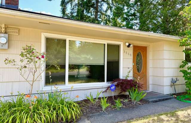 3BR/1+1BA Single Family House - Bellevue