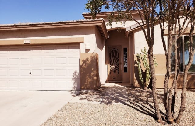 1322 W Roadrunner Dr - 1322 West Roadrunner Drive, Chandler, AZ 85286