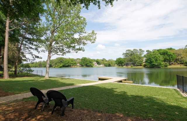 Lovely Pool home on Lake in Rocky Bayou - 1002 Lake Way Drive, Okaloosa County, FL 32578