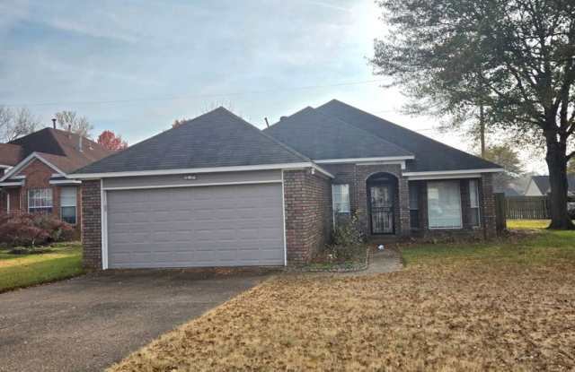 For lease- 3 bedroom, 2 bath home w/2 car garage