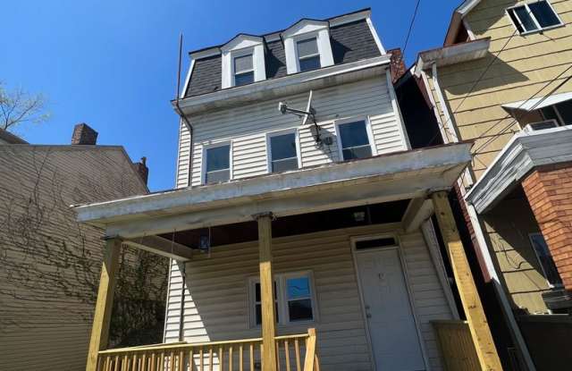 Newly Renovated 3 Bedroom, 1 Bathroom in Spring Hill- Central Air and Brand New Kitchen!!
