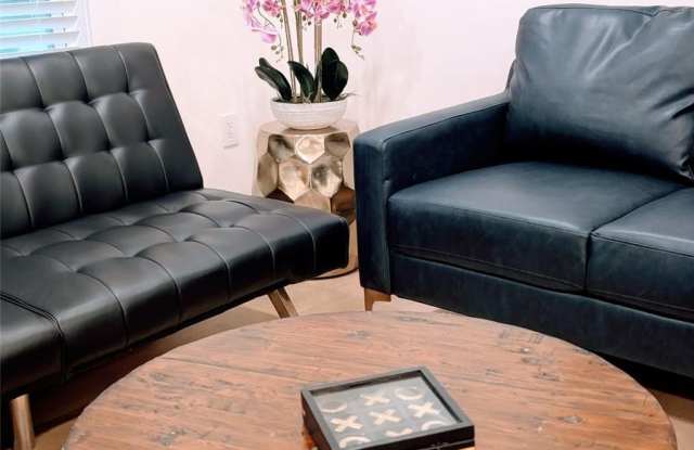 10 BURNETT FERRY Road SW