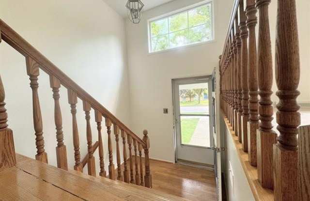 503 MAPLEWOOD Street