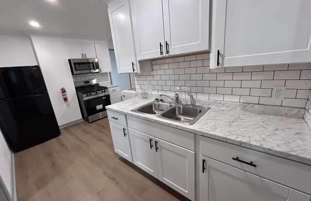 2523 Callahan Avenue unit: Apt 2