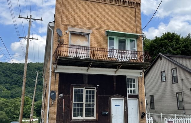 1526 2nd Avenue - 1526 2nd Avenue, Beaver Falls, PA 15010