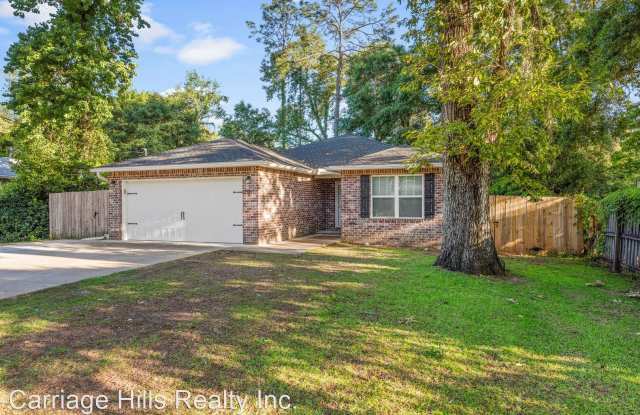 356 Powell Drive - 356 Powell Drive, Crestview, FL 32536