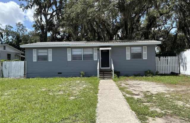909 W CIRCLE STREET