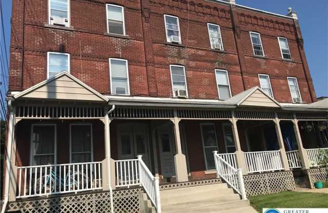 Photo of 529 Linden Street unit: 3