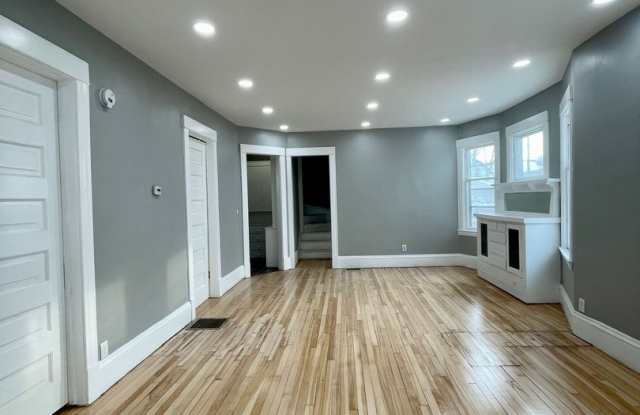 Incredible 4 bedroom 1.5 Bathroom Home in South Minneapolis!