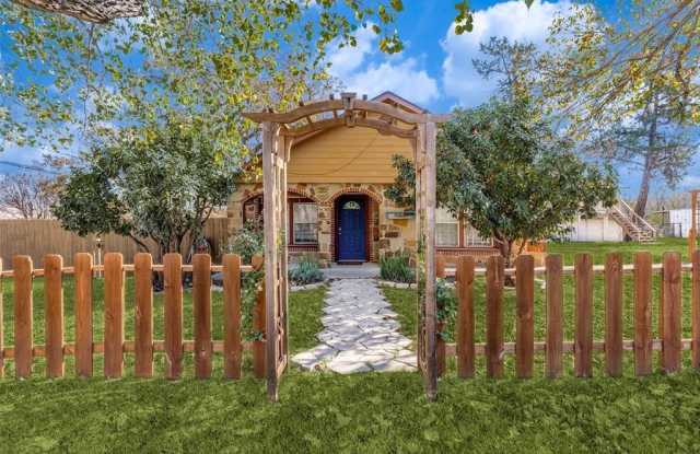 301 S Weatherford Street