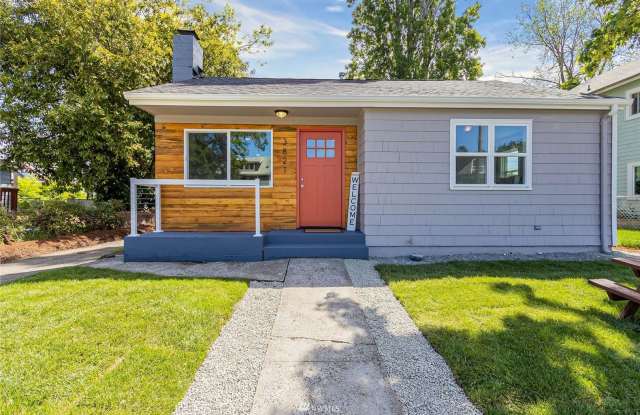 Photo of Great Location! 2bd, 1bath House in Tacoma!