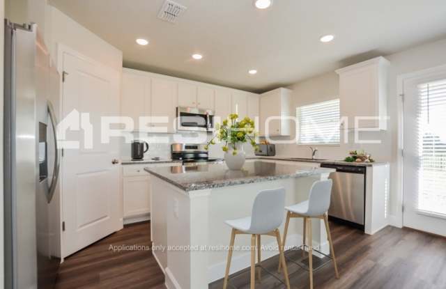 5246 Inglewood Drive