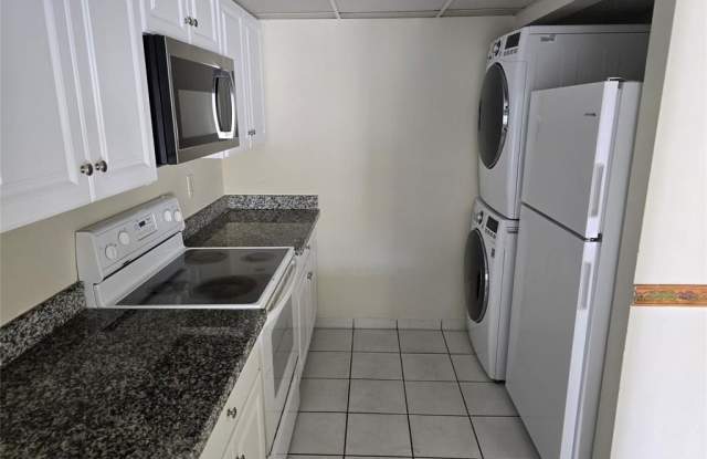 10050 Winding Lake Rd