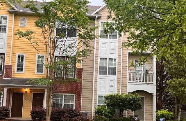 Room in 2 Bedroom Home at Pryor Rd SW